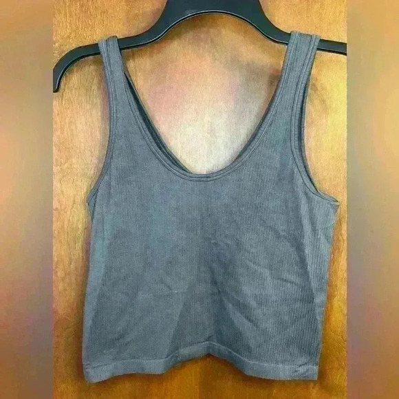 Calvin Klein Jeans women’s cropped tank top - Picture 2 of 3